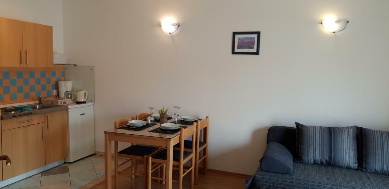 Milos Apartment بولا المظهر الخارجي الصورة