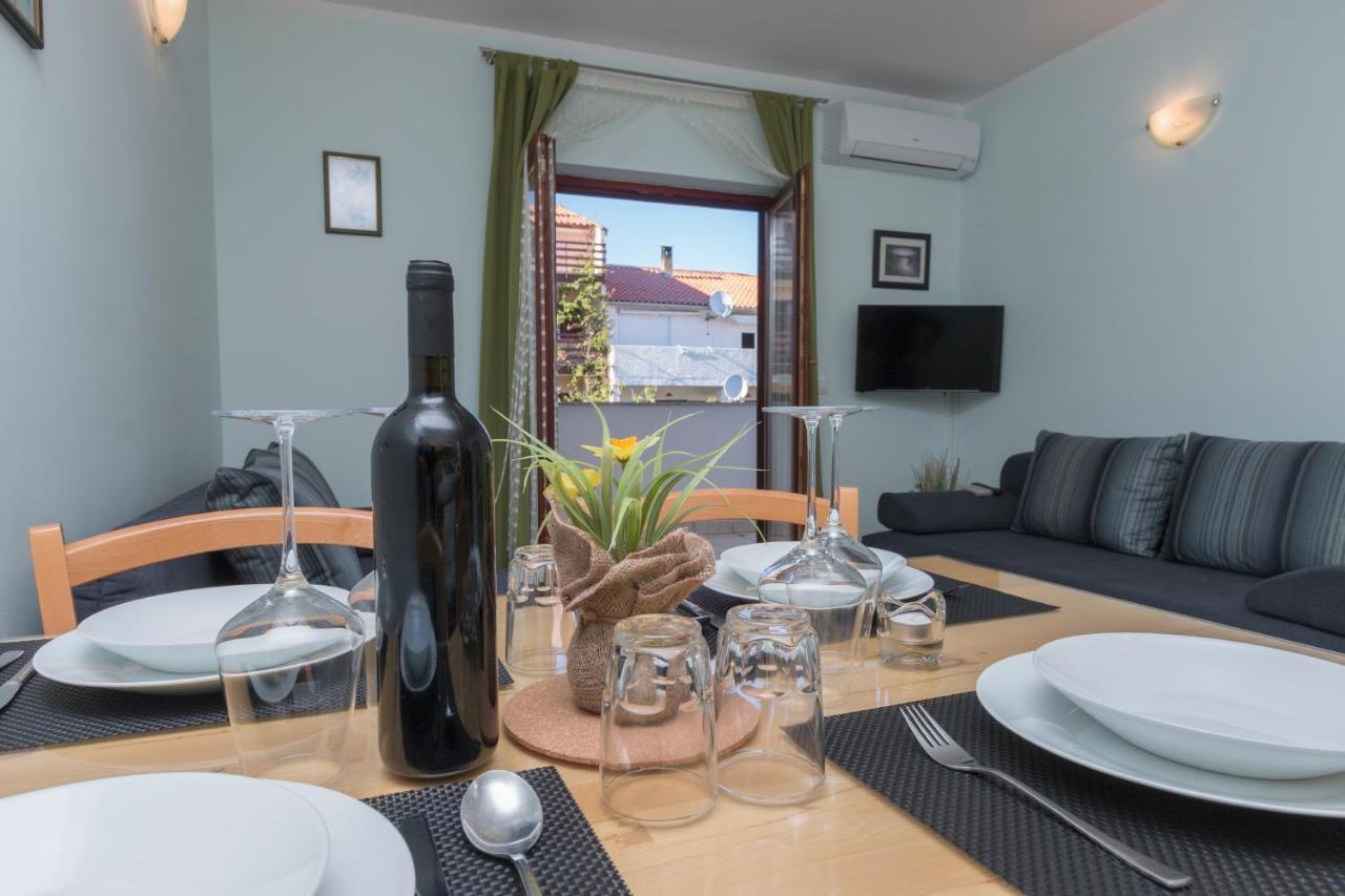 Milos Apartment بولا المظهر الخارجي الصورة